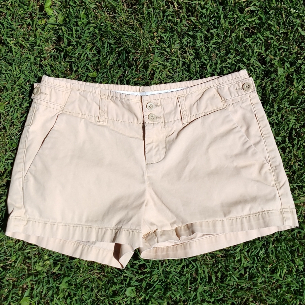 💥5 for $20💥Chino shorts size 6 by Gap